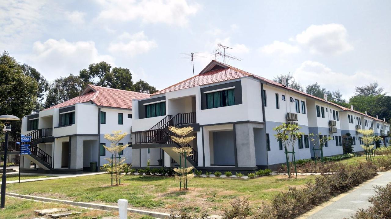 Desaru, Bayu Balau Beach Resort Bandar Penawar Экстерьер фото