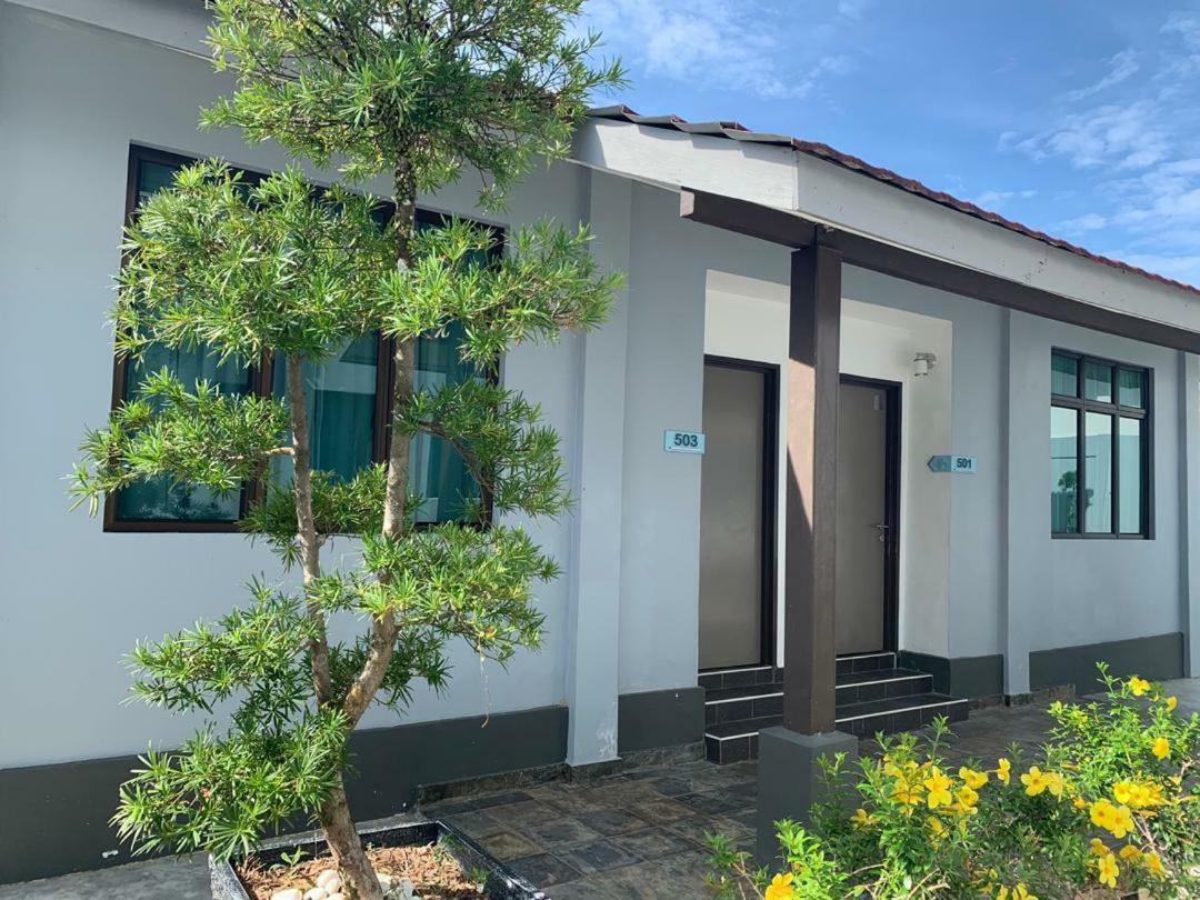 Desaru, Bayu Balau Beach Resort Bandar Penawar Экстерьер фото
